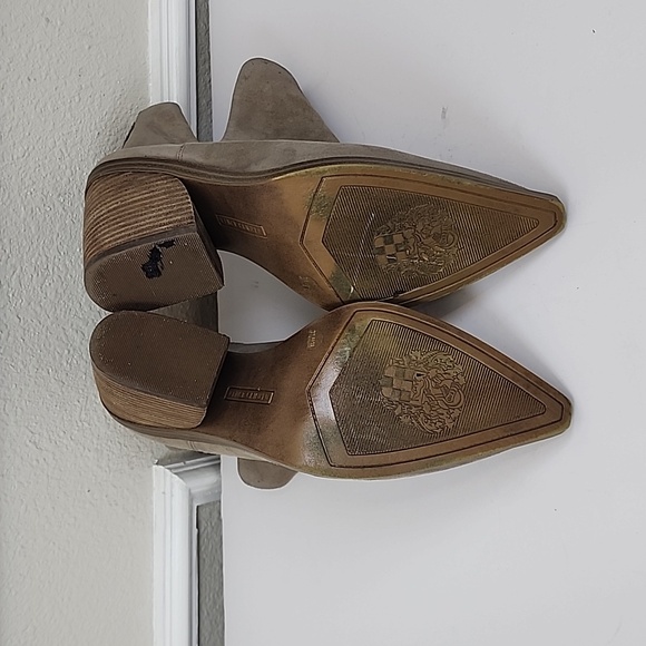 Vince Camuto VC-Gigietta women Tan leather suede pointed toe ankle bootie 7.5 - Picture 10 of 13